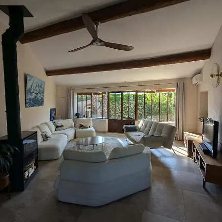Villa With Large Pool, Close To Beaches