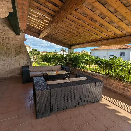 Villa With Large Pool, Close To Beaches