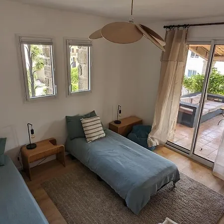 With Large Pool, Close To Beaches Villa *